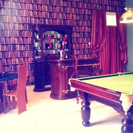 Rossmanagher House * بونراتي