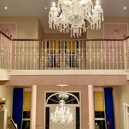 منزل ريفي Rossmanagher House
