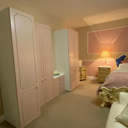 Rossmanagher House منزل ريفي بونراتي