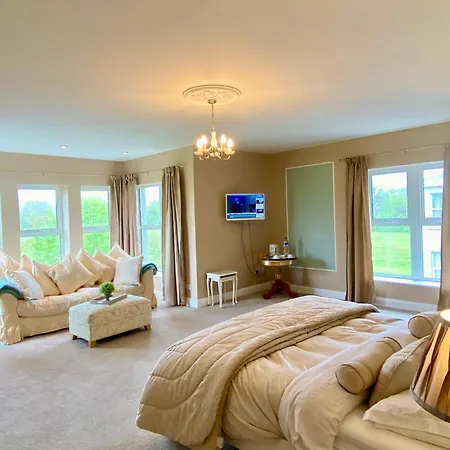 Rossmanagher House منزل ريفي *