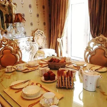 Rossmanagher House * بونراتي
