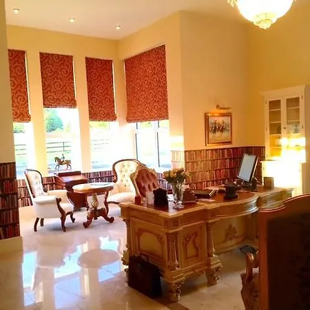 Rossmanagher House